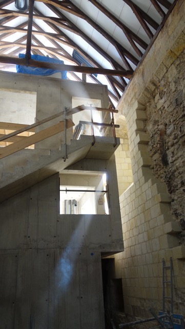 Saint-Libert Société archéologique de Touraine : Restitution du doublage intérieur du mur sud (partie qui menaçait ruine) en avril 2014 