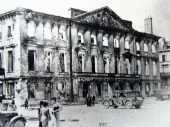 Bibliothèque Société archéologique de Touraine : Bibliothèque municipale incendiée en juin 1940